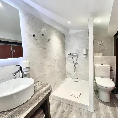 Vue Christophe Colomb 140m2 *