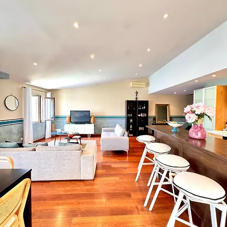 Duplex Vue Christophe Colomb 140m2 Apartment