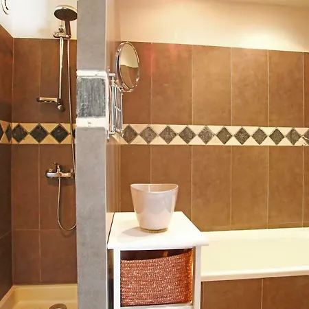 Vue Christophe Colomb 140m2 *