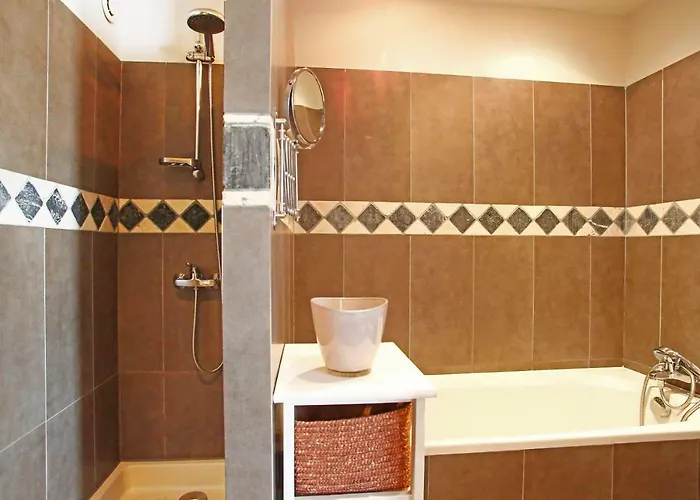 Vue Christophe Colomb 140m2 *